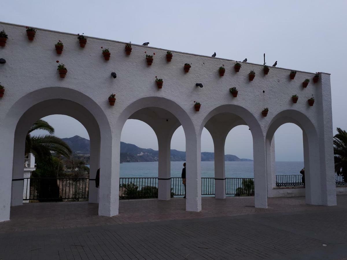 Calle Antonio Millon نيرخا المظهر الخارجي الصورة