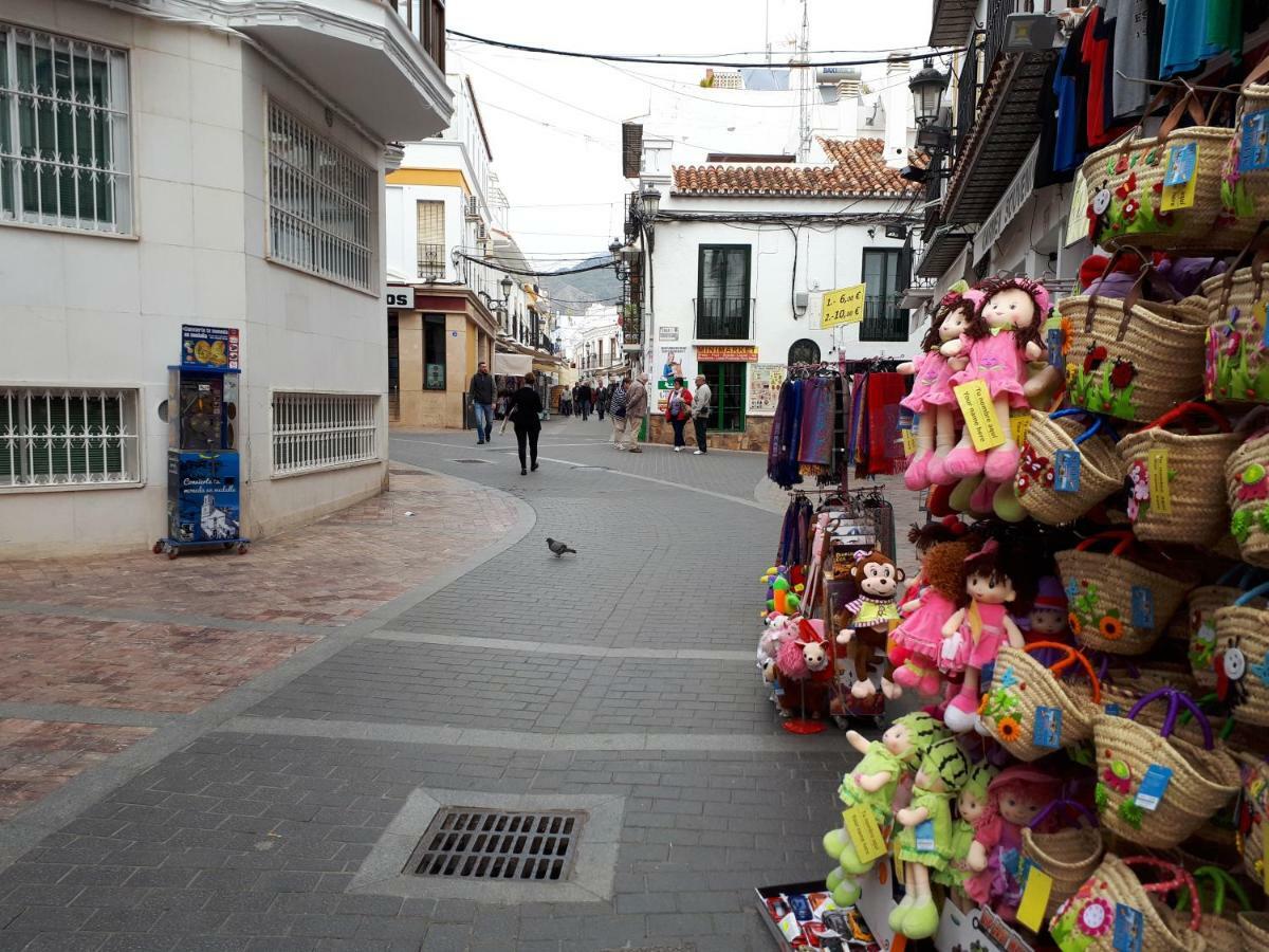 Calle Antonio Millon نيرخا المظهر الخارجي الصورة